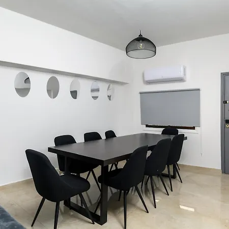 Апартаменты Ollies 3 Bedroom Ларнака