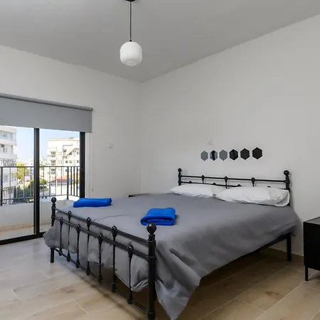 Ollies 3 Bedroom Ларнака