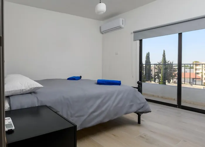 Lägenhet Ollies 3 Bedroom Larnaca