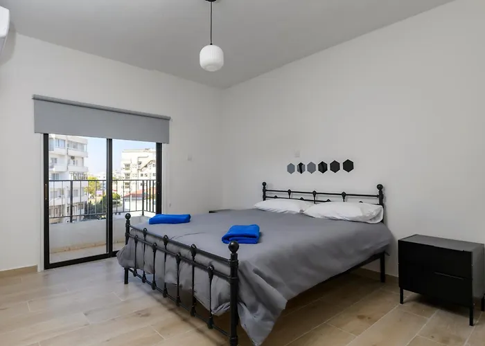 Ollies 3 Bedroom Larnaca